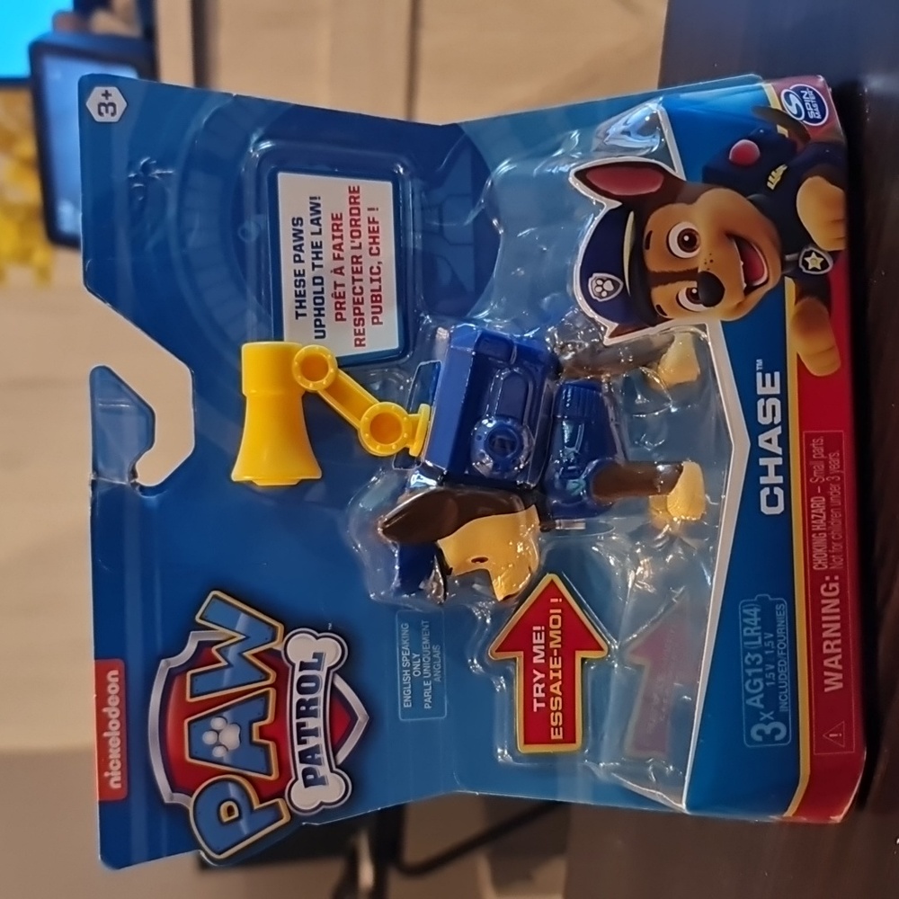 Paw Patrol Chase Talking Action Figure NIB